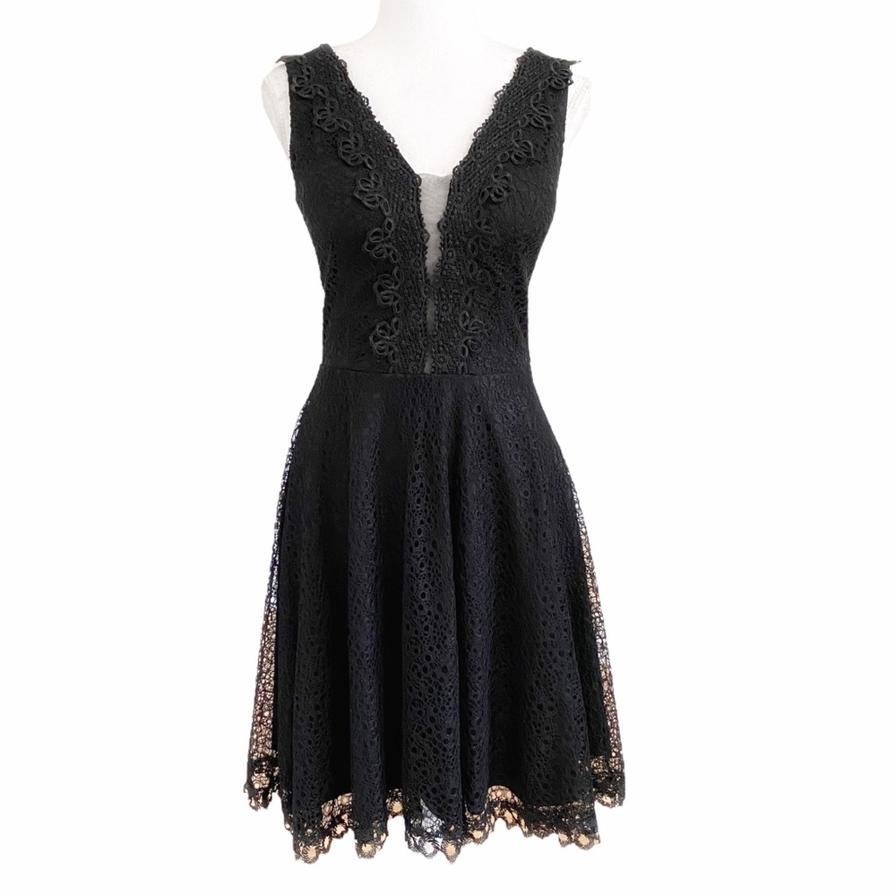 NWOT DANS BLACK LACE SLEEVELESS FIT & FLARE DRESS - 36